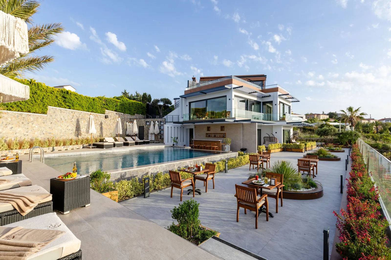  Çeşme Dalyan’da Sessiz Lüksün Yeni Tanımı